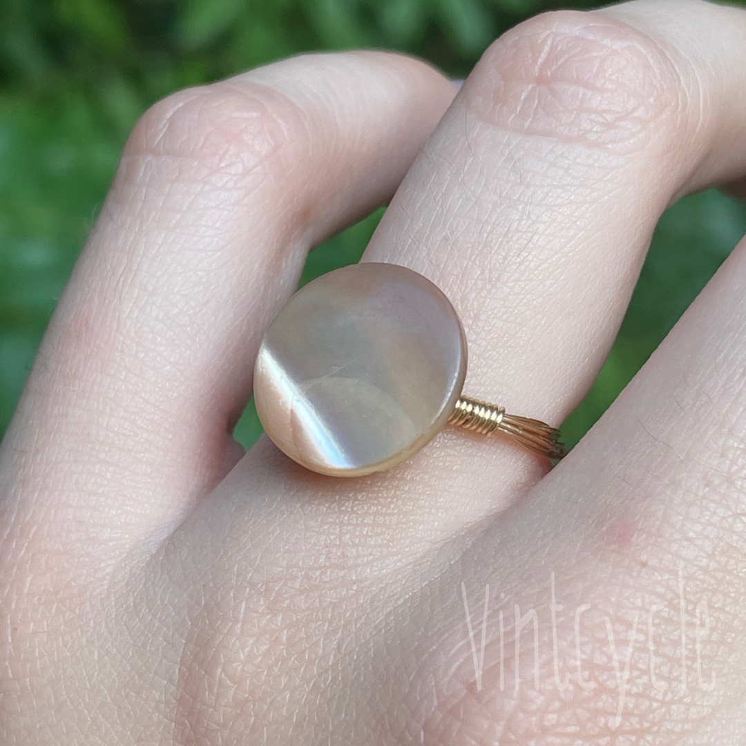 Pearlescent Brown Gradient Button Ring